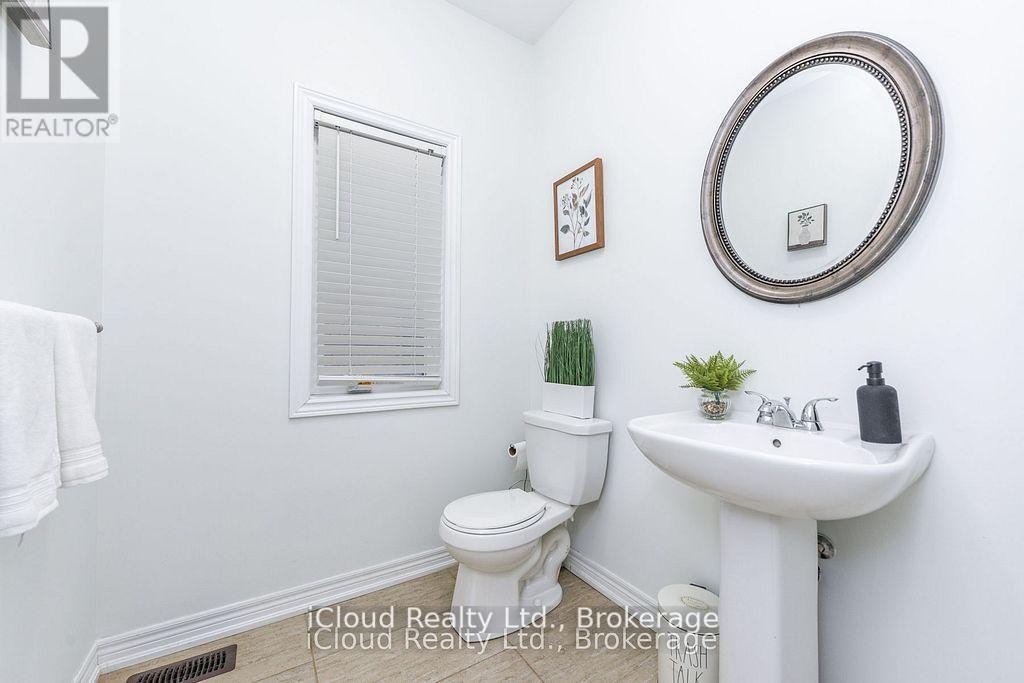 60 Valleyway Drive, Brampton, Ontario  L6X 5G1 - Photo 6 - W12646848