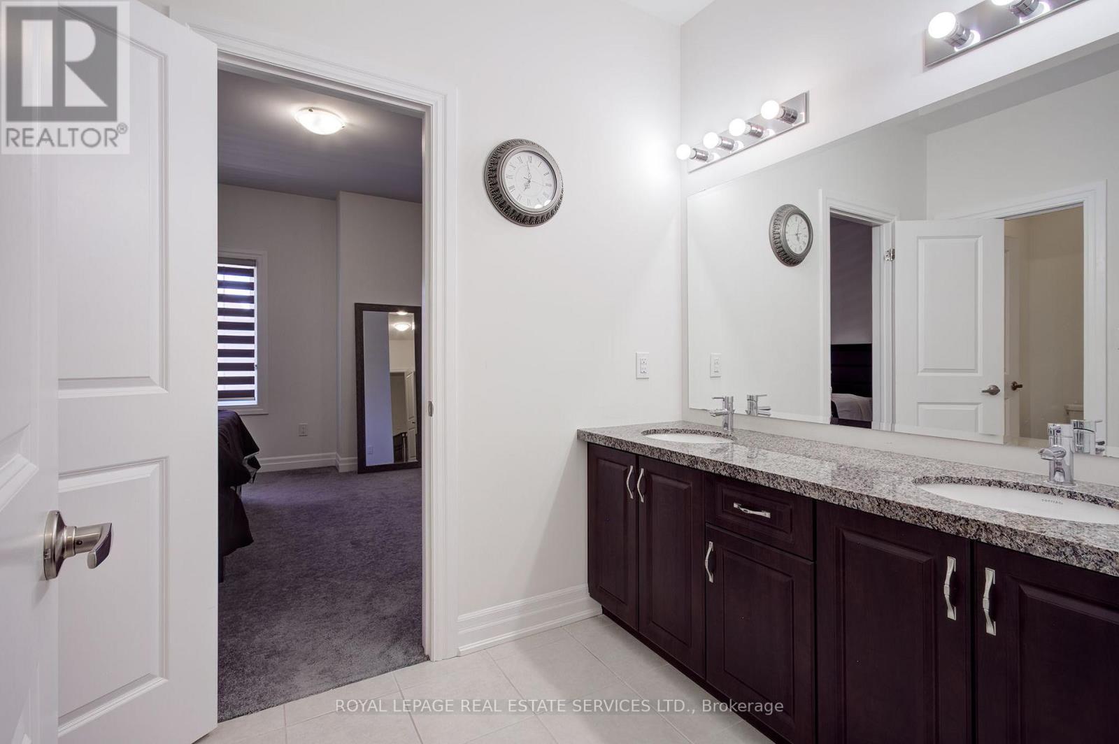 48 Viva Gardens, Oakville, Ontario  L6H 0Z1 - Photo 22 - W12646850