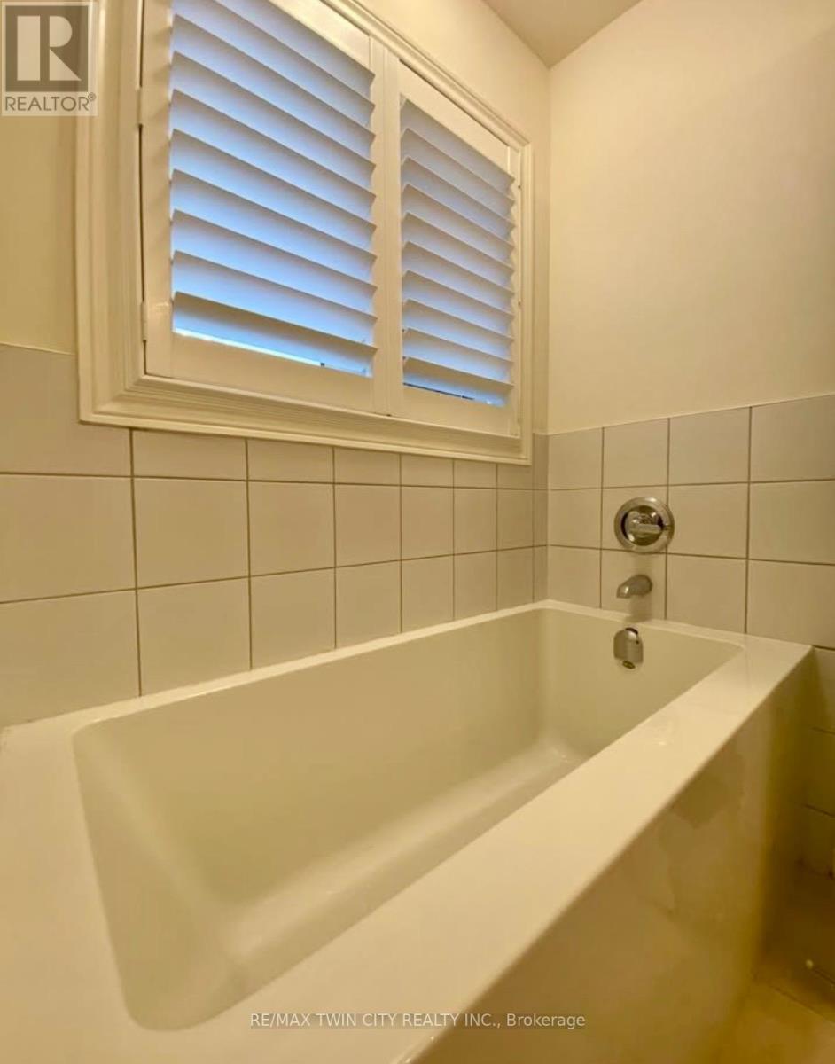 1575 Chretien Street W, Milton, Ontario  L9E 1G8 - Photo 15 - W12646874