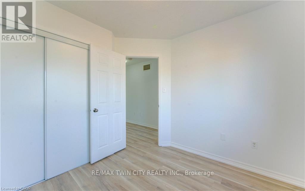 82 Trowbridge Street, Woolwich, Ontario  N0B 1M0 - Photo 11 - X12646876