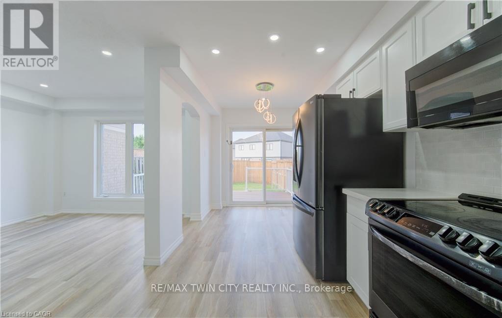 82 Trowbridge Street, Woolwich, Ontario  N0B 1M0 - Photo 4 - X12646876