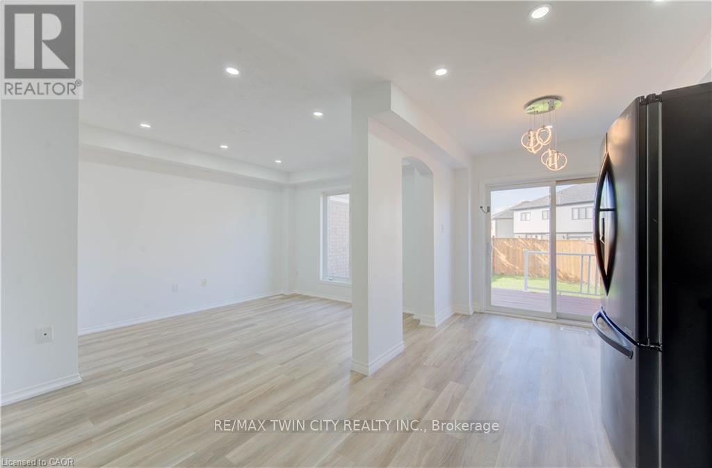 82 Trowbridge Street, Woolwich, Ontario  N0B 1M0 - Photo 6 - X12646876