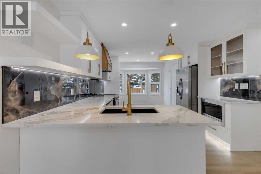 19 Cedargrove Place Sw, Calgary, Alberta  T2W 4T8 - Photo 11 - A2273303