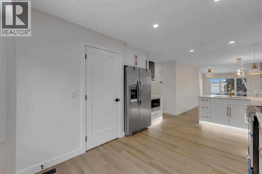 19 Cedargrove Place Sw, Calgary, Alberta  T2W 4T8 - Photo 17 - A2273303