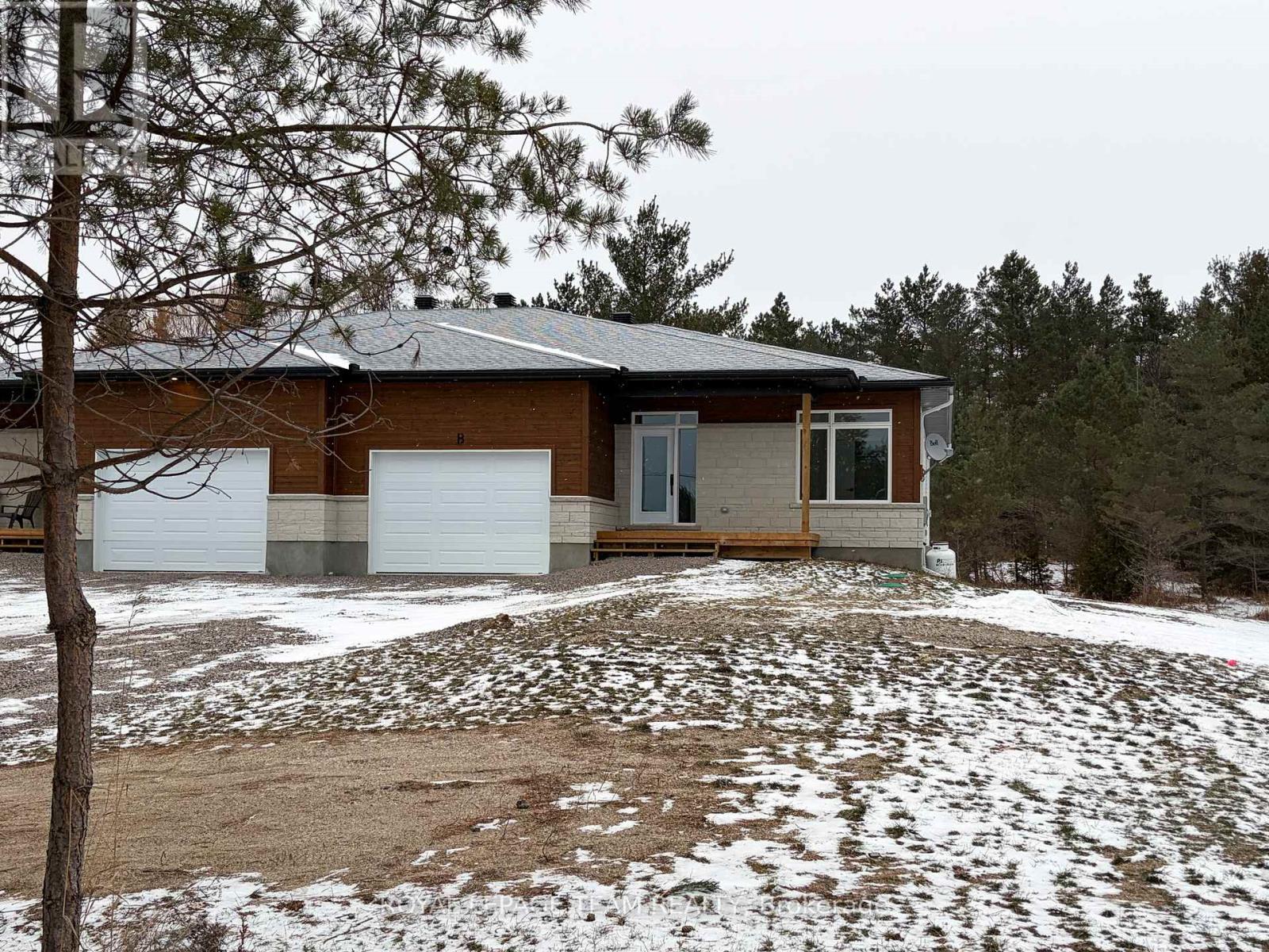 1970 Burnstown Road, Mcnab/braeside, Ontario  K7V 3Z4 - Photo 2 - X12646890