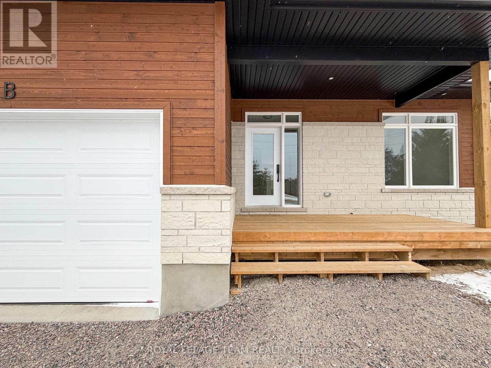 1970 Burnstown Road, Mcnab/braeside, Ontario  K7V 3Z4 - Photo 3 - X12646890