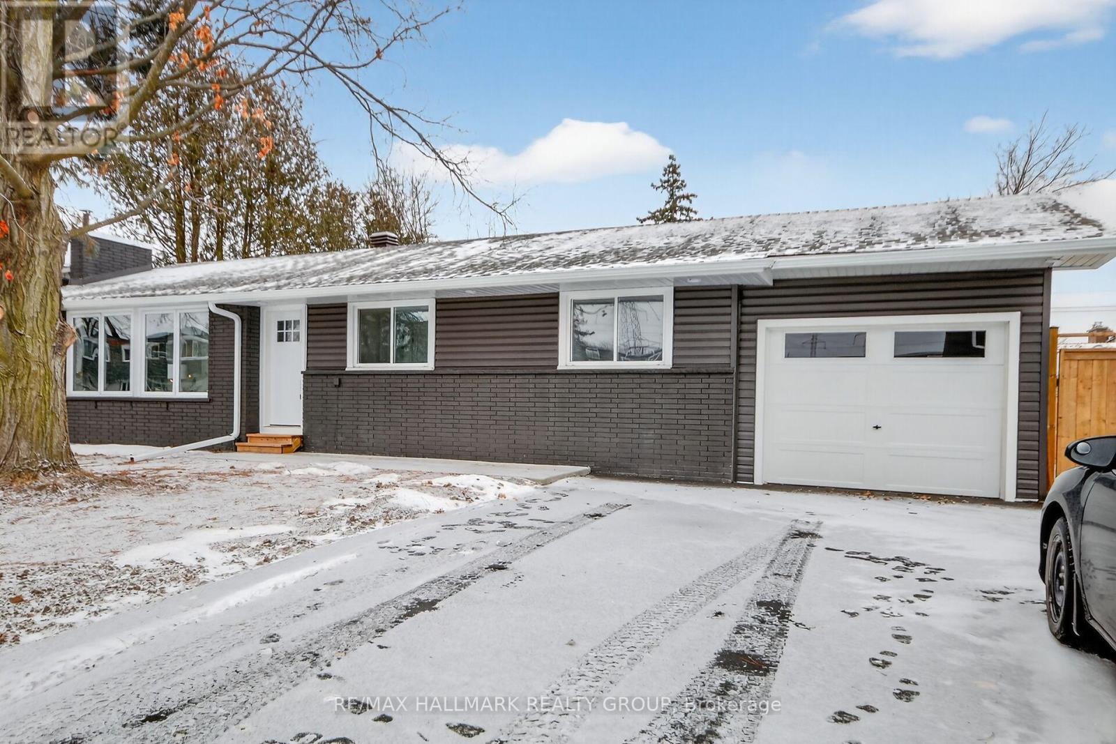 14 Cheryl Road, Ottawa, Ontario  K2G 0V7 - Photo 2 - X12646908