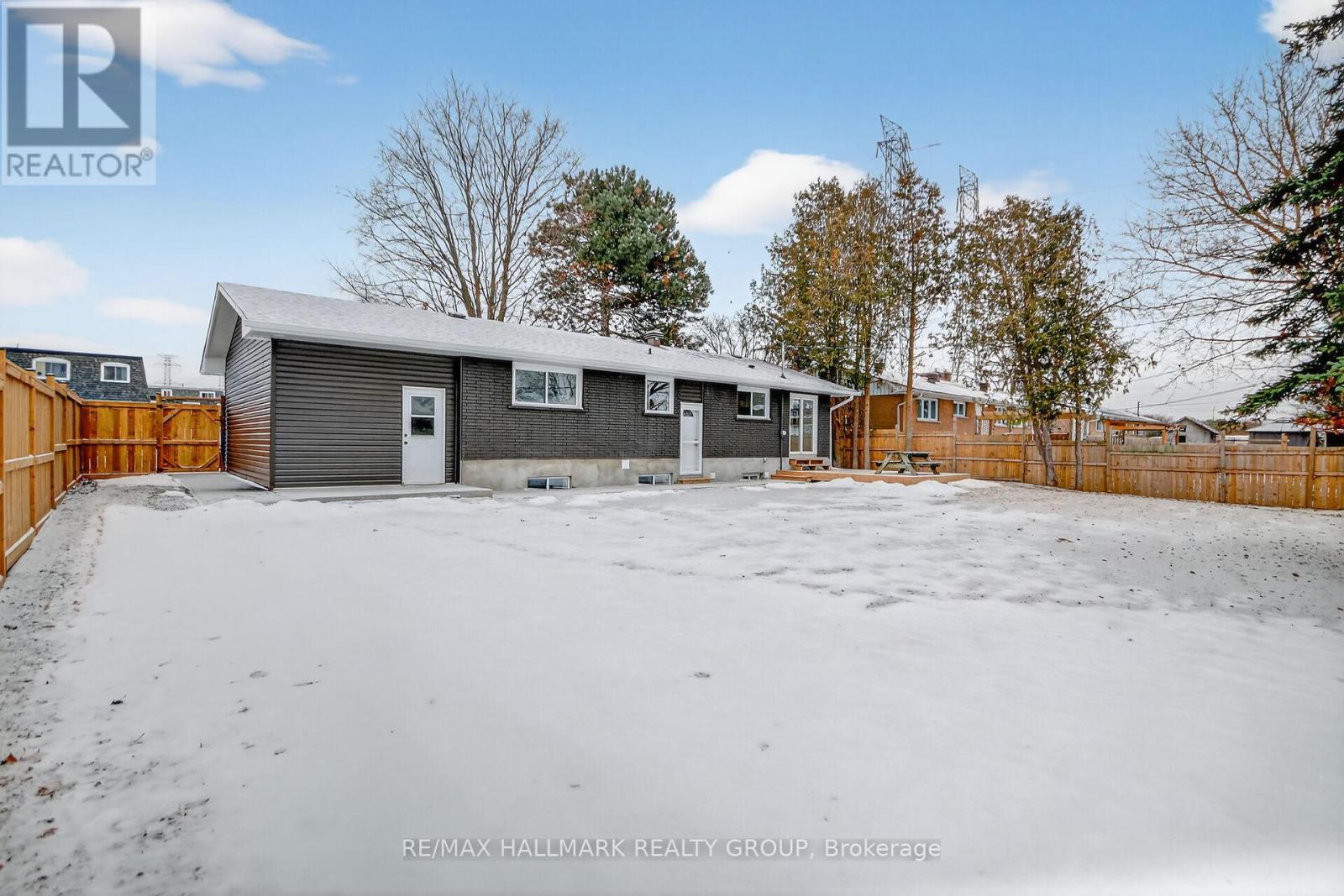 14 Cheryl Road, Ottawa, Ontario  K2G 0V7 - Photo 3 - X12646908