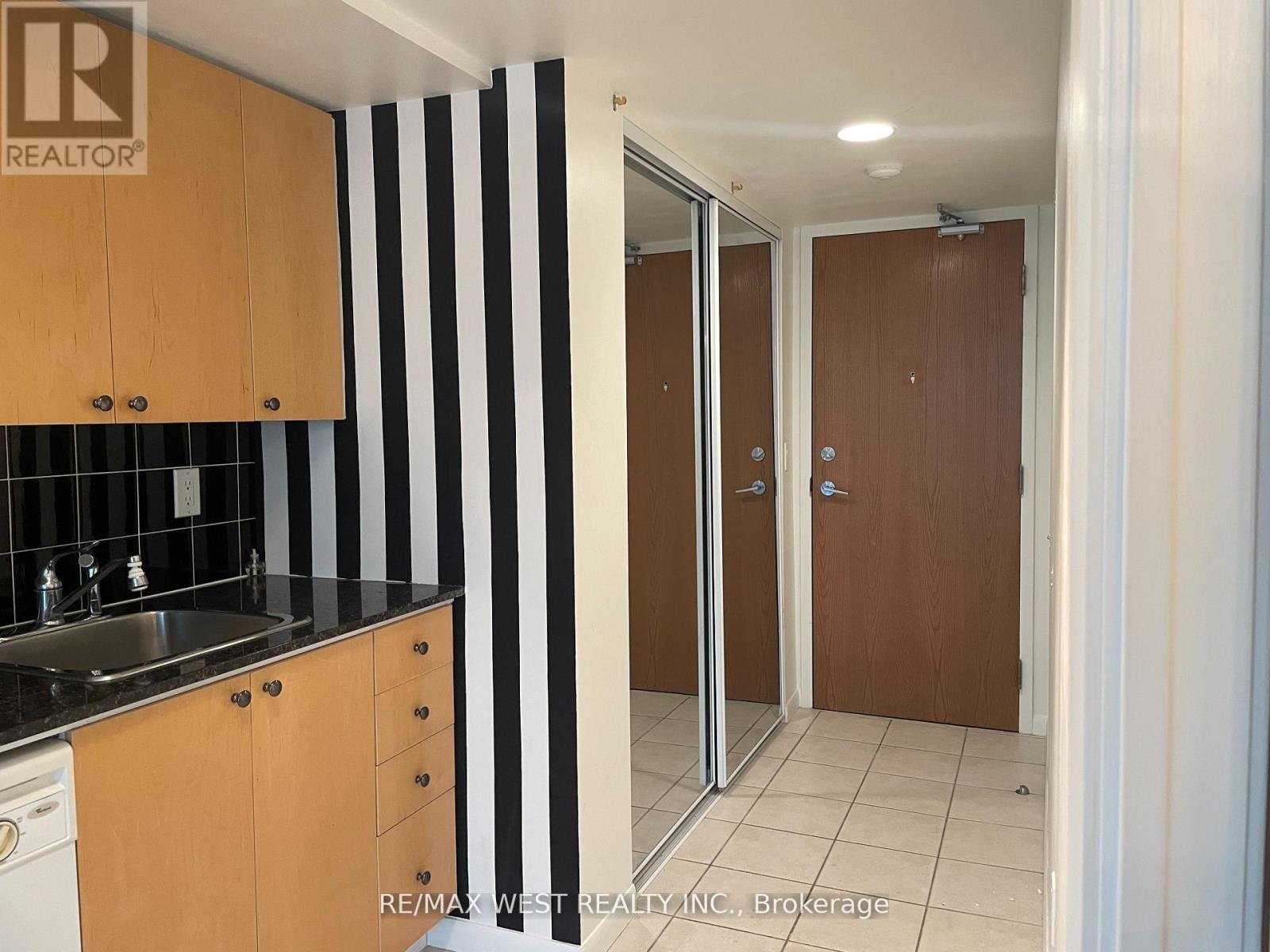 1507 - 219 Fort York Boulevard, Toronto, Ontario  M5V 1B1 - Photo 2 - C12646914