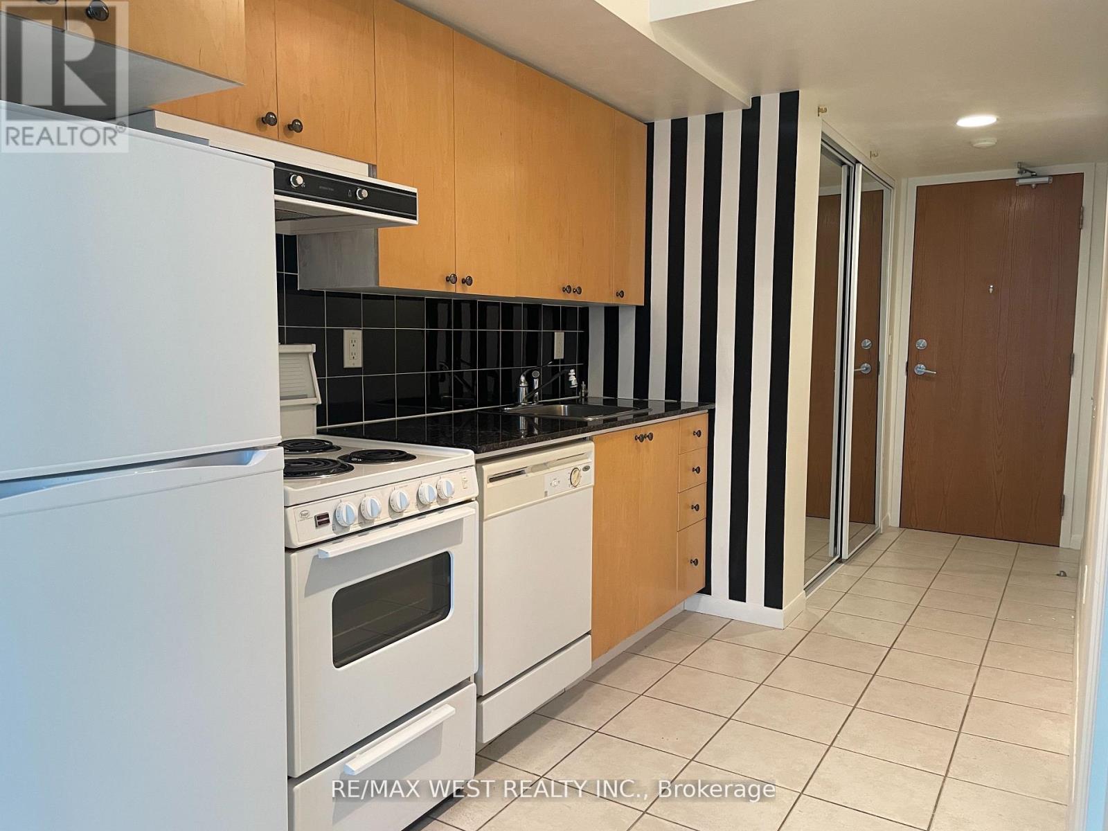 1507 - 219 Fort York Boulevard, Toronto, Ontario  M5V 1B1 - Photo 3 - C12646914