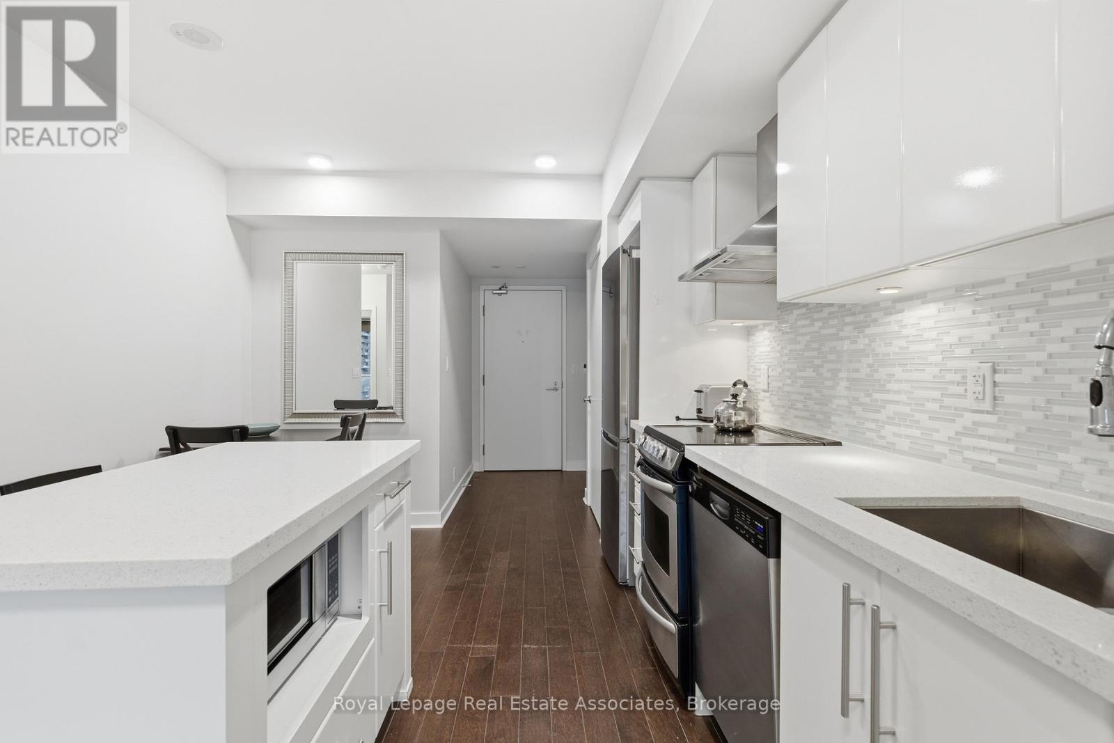 1606 - 58 Orchard View Boulevard, Toronto, Ontario  M4R 1B9 - Photo 9 - C12646950