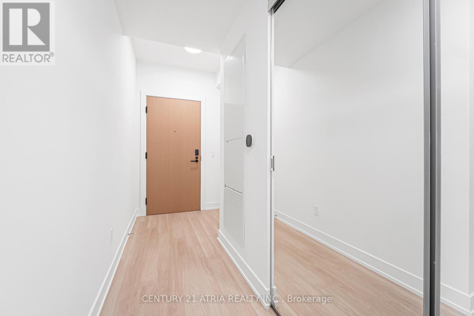 315 - 60 Central Park Roadway, Toronto, Ontario  M9A 0E6 - Photo 5 - C12483821