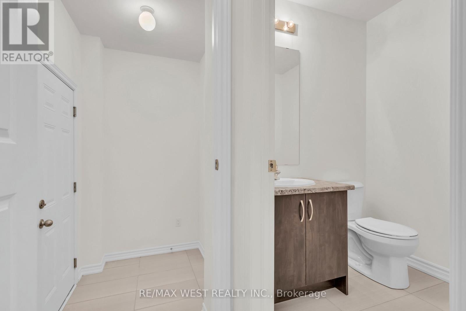 195 Terry Fox Drive, Barrie, Ontario  L9J 0C4 - Photo 15 - S12646896