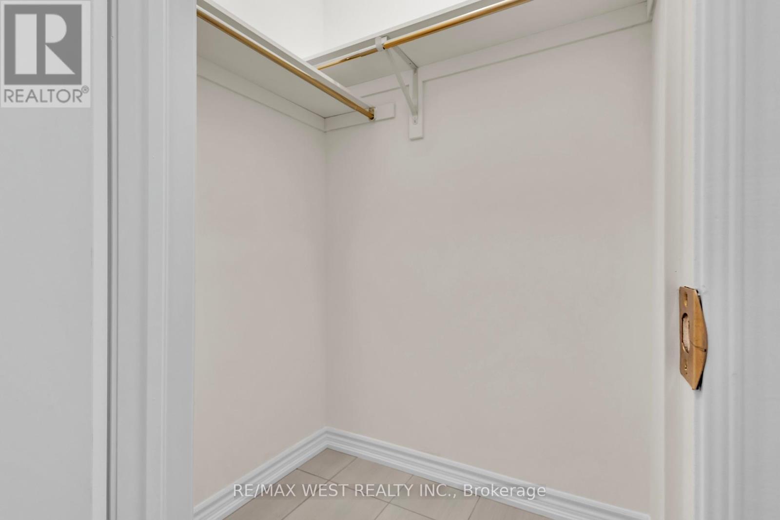 195 Terry Fox Drive, Barrie, Ontario  L9J 0C4 - Photo 16 - S12646896