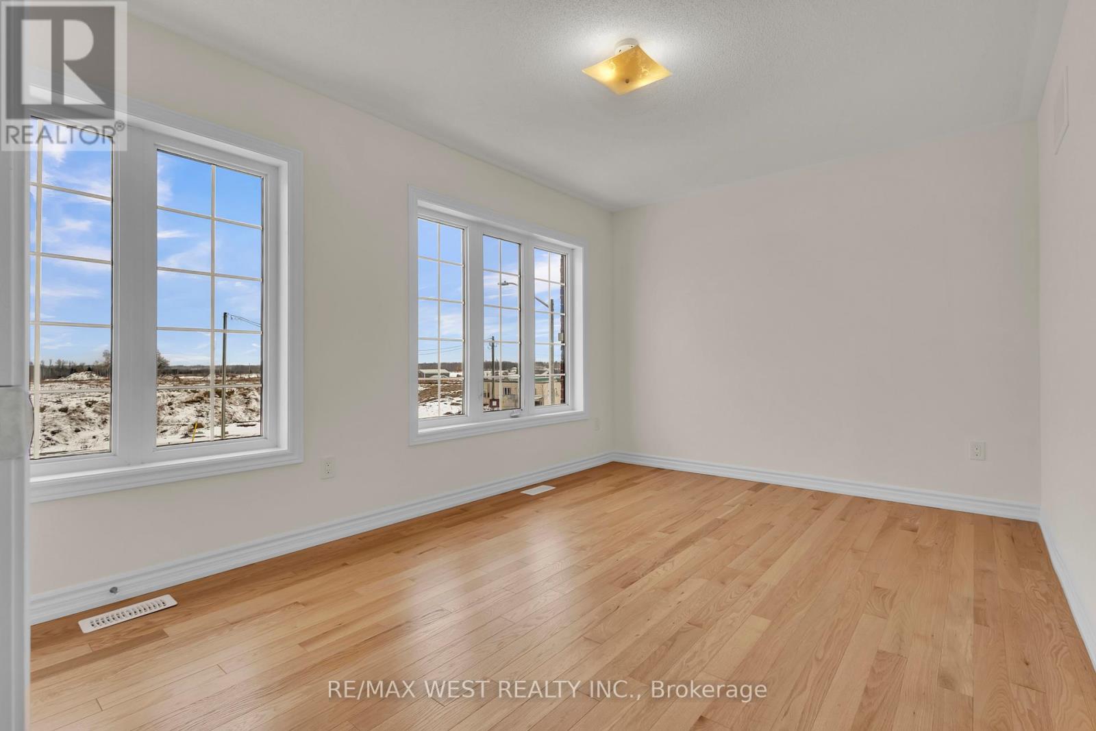 195 Terry Fox Drive, Barrie, Ontario  L9J 0C4 - Photo 25 - S12646896