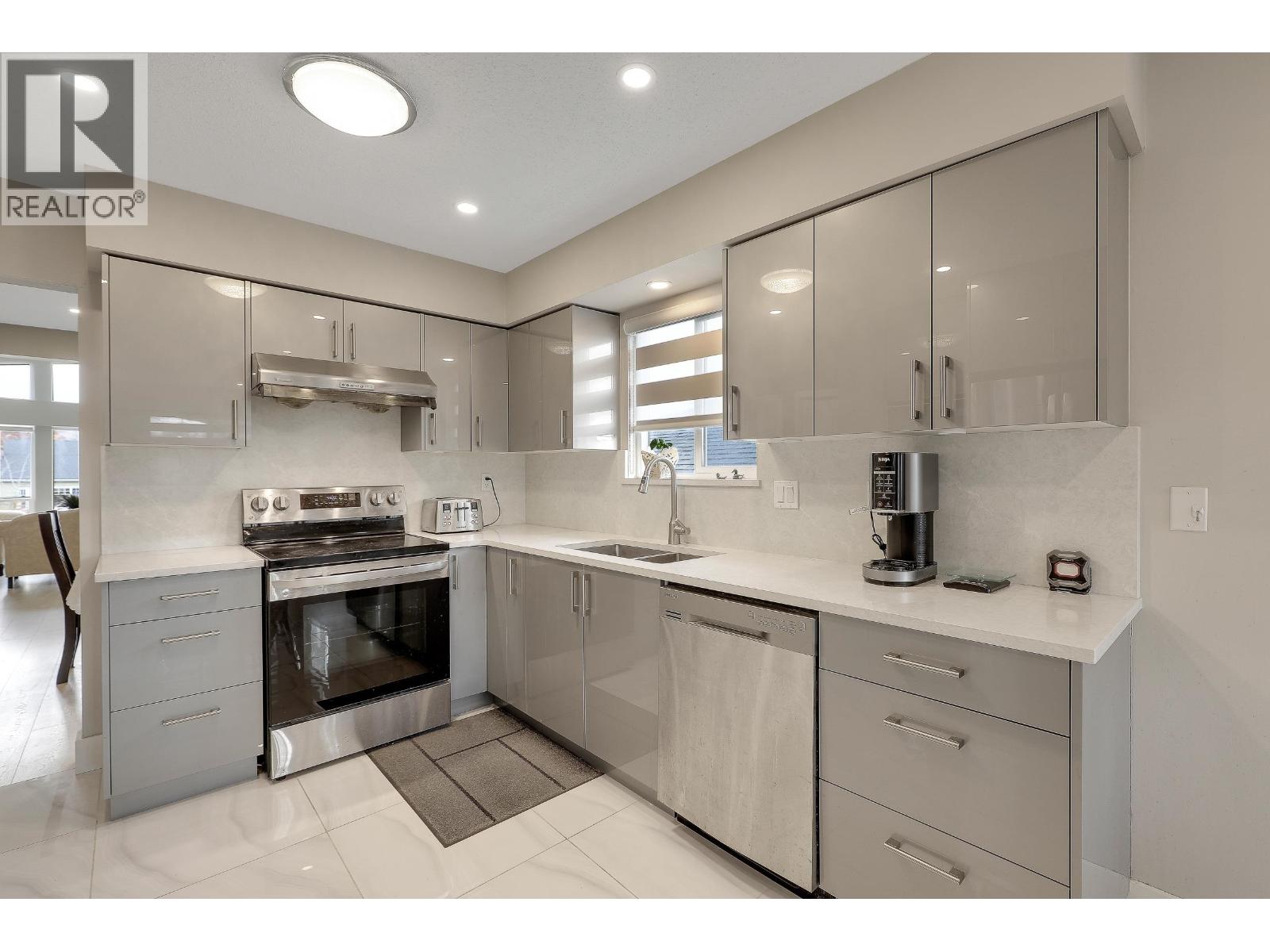 2624 Kitchener Street, Vancouver, British Columbia  V5K 3C8 - Photo 13 - R3074735