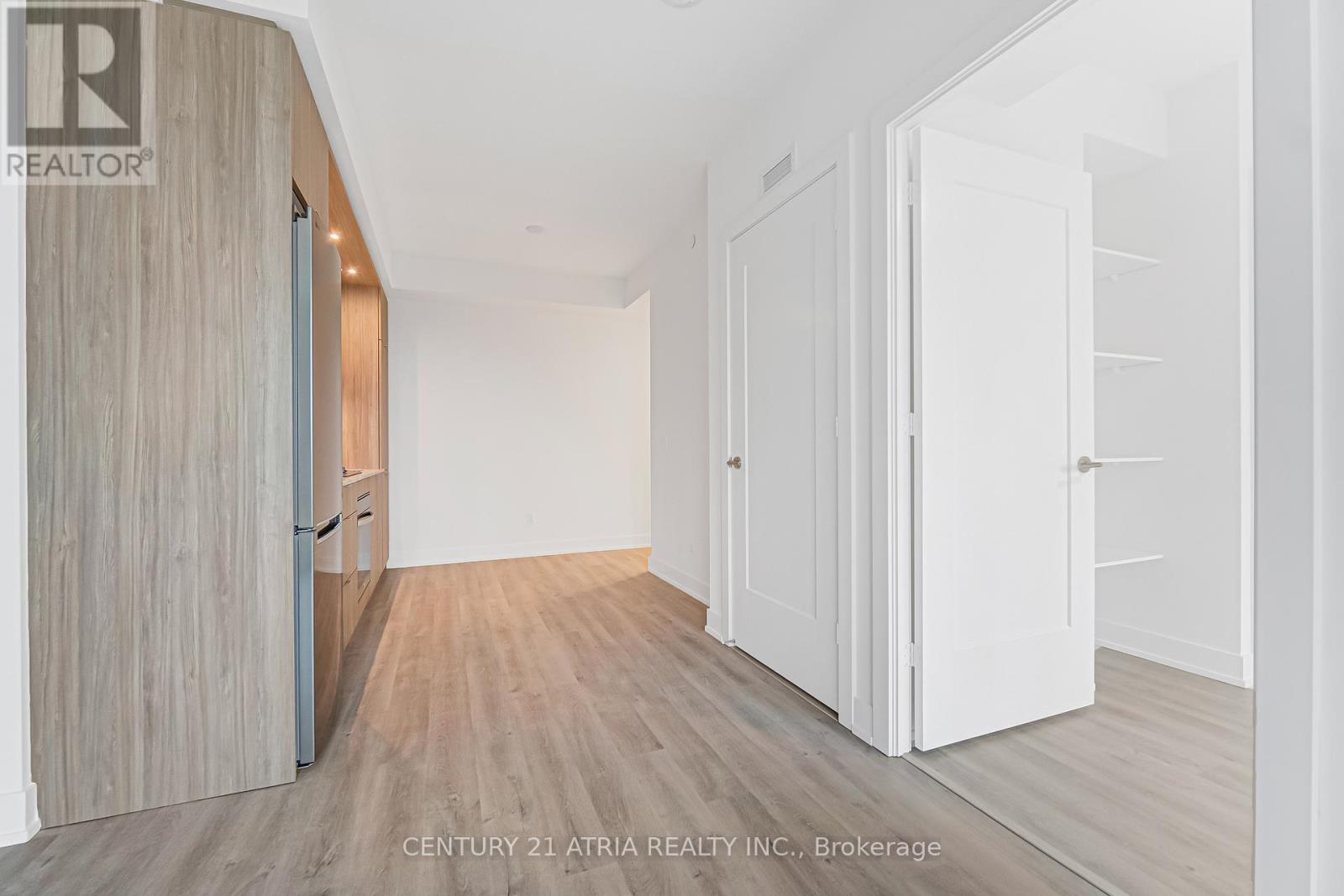 615 - 60 Central Park Roadway, Toronto, Ontario  M9A 0E6 - Photo 12 - W12587618