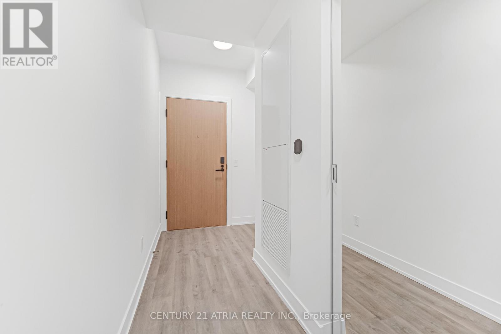 615 - 60 Central Park Roadway, Toronto, Ontario  M9A 0E6 - Photo 4 - W12587618