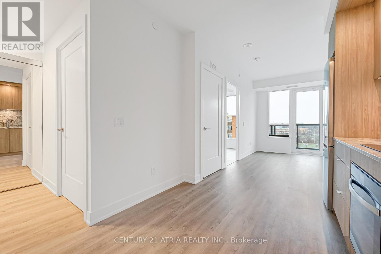 615 - 60 Central Park Roadway, Toronto, Ontario  M9A 0E6 - Photo 11 - W12587618