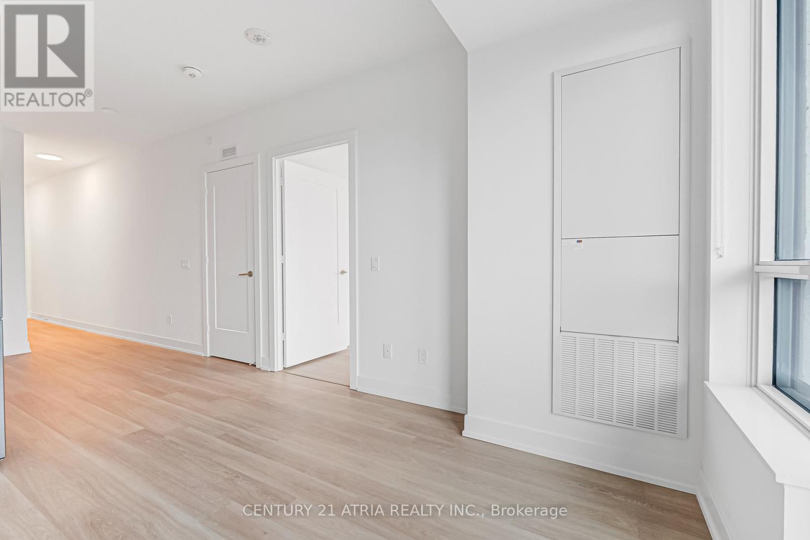 1003 - 60 Central Park Roadway, Toronto, Ontario  M9A 0E6 - Photo 15 - W12587682