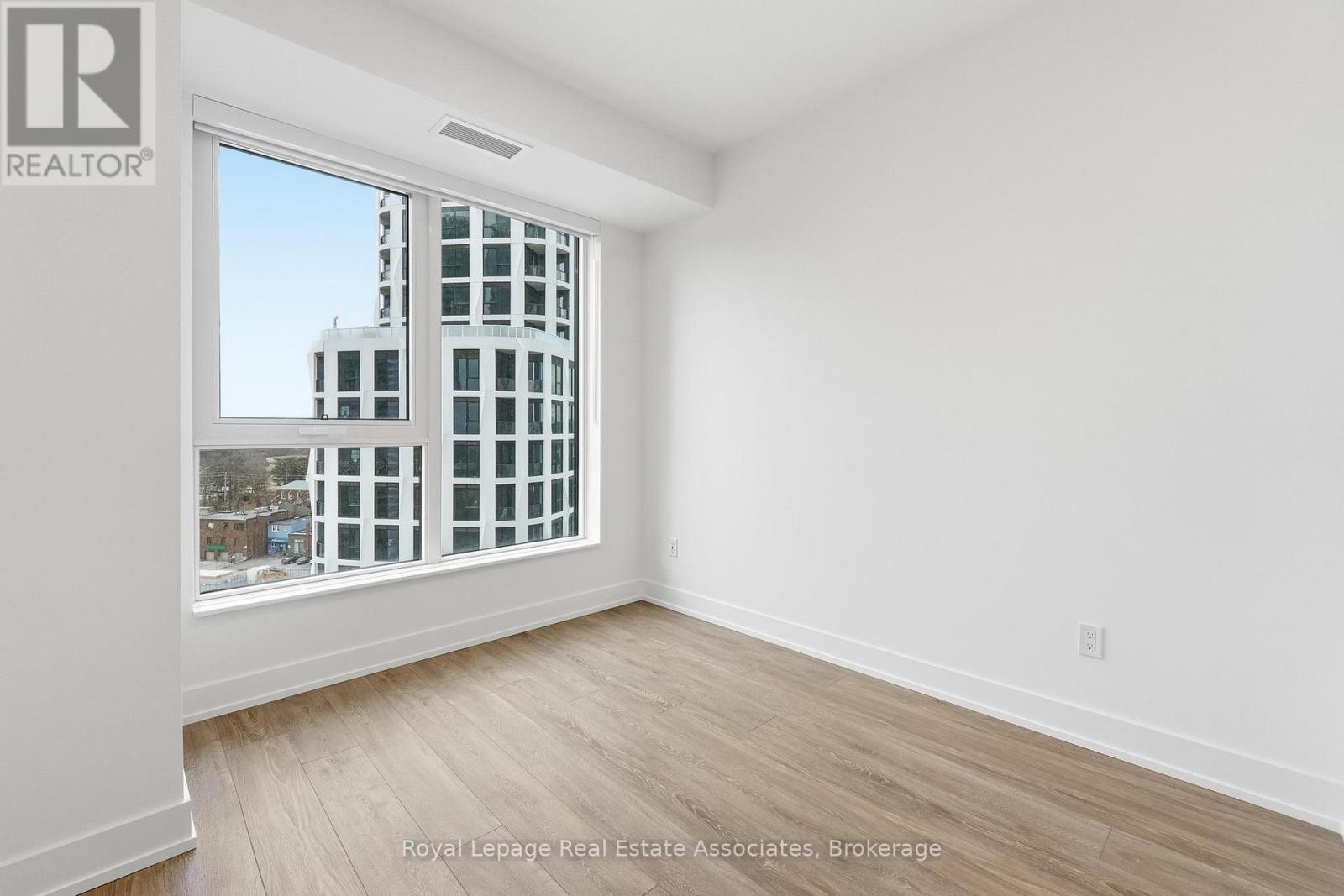 1209 - 60 Central Park Roadway, Toronto, Ontario  M9A 3K1 - Photo 11 - W12646894