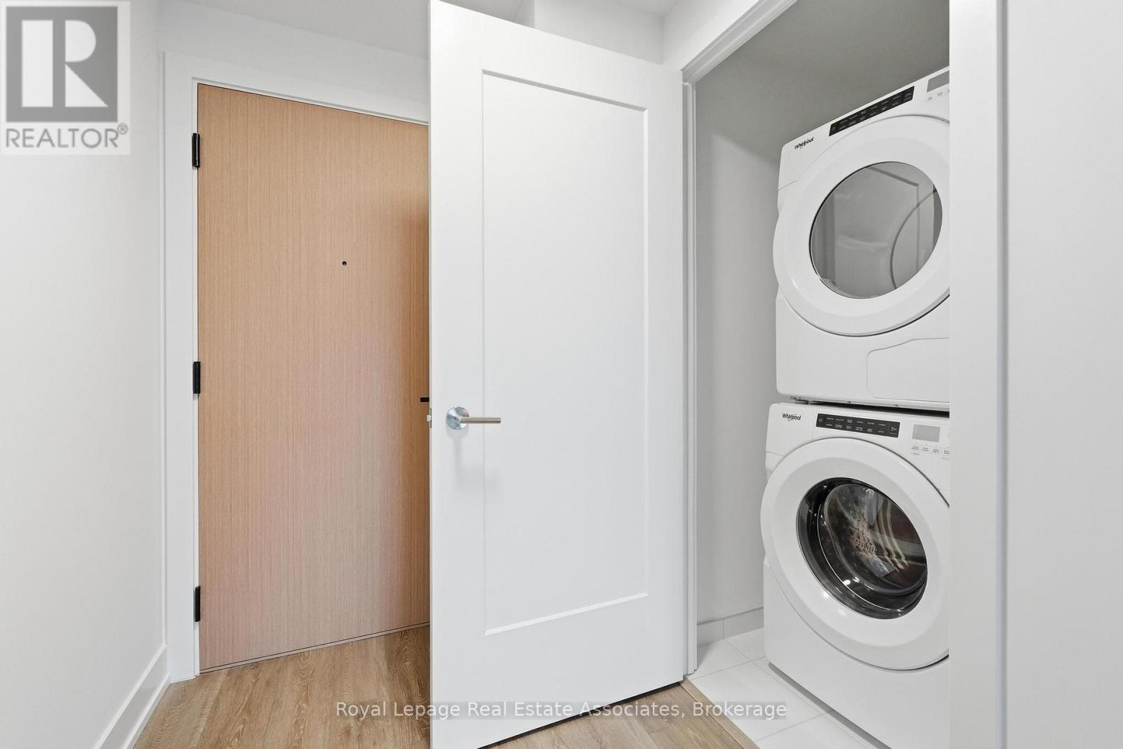 1209 - 60 Central Park Roadway, Toronto, Ontario  M9A 3K1 - Photo 16 - W12646894