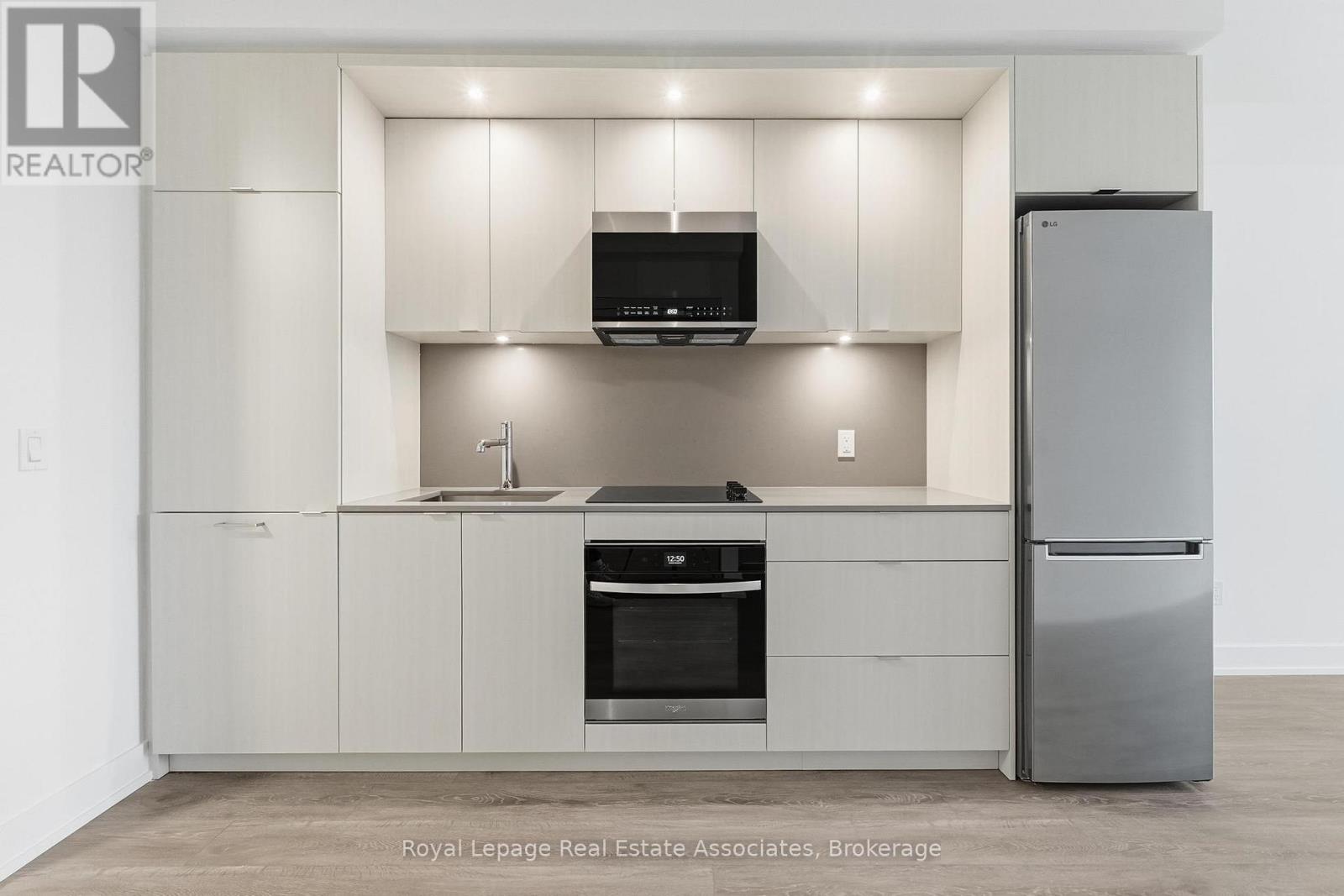 1209 - 60 Central Park Roadway, Toronto, Ontario  M9A 3K1 - Photo 3 - W12646894