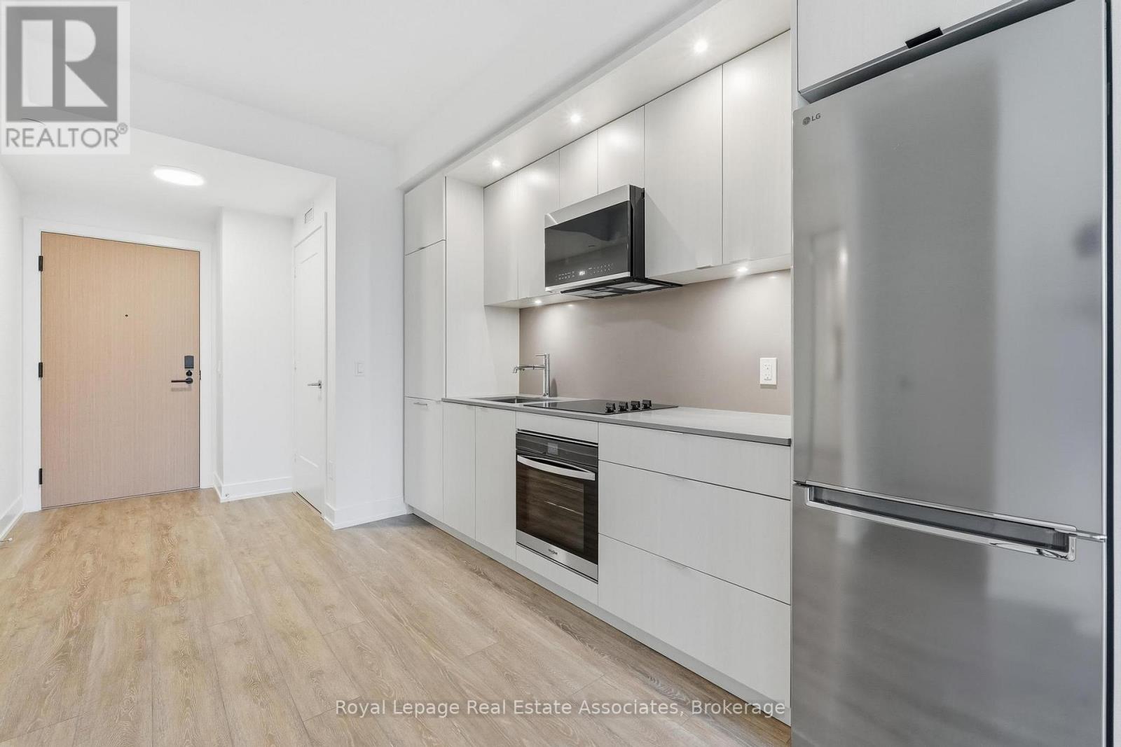 1209 - 60 Central Park Roadway, Toronto, Ontario  M9A 3K1 - Photo 4 - W12646894