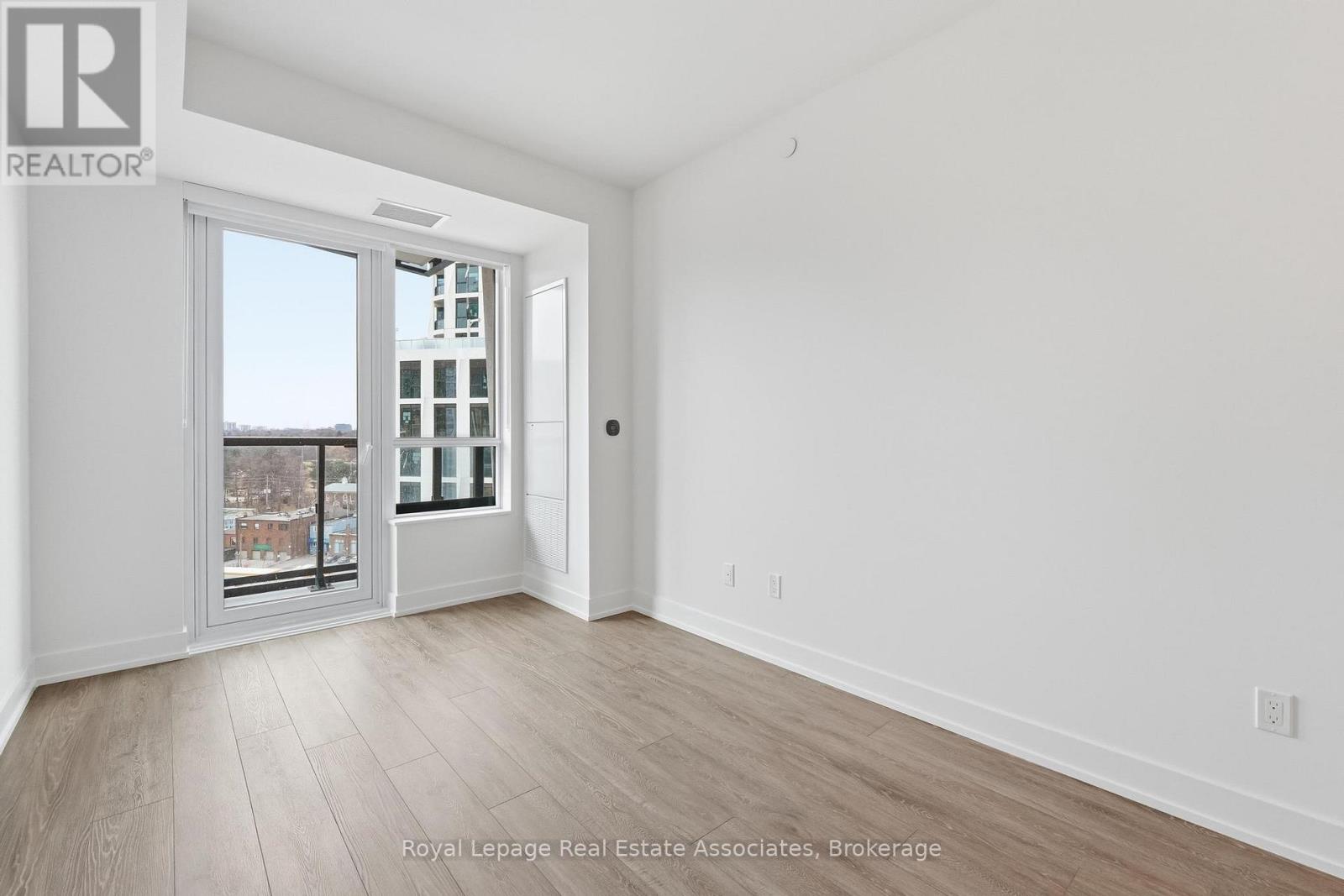 1209 - 60 Central Park Roadway, Toronto, Ontario  M9A 3K1 - Photo 6 - W12646894