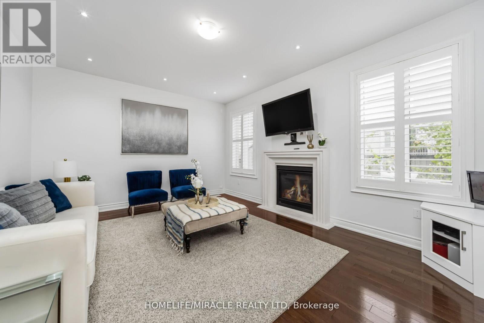 10 Kenora Street, Brampton, Ontario  L6X 5N8 - Photo 11 - W12646900