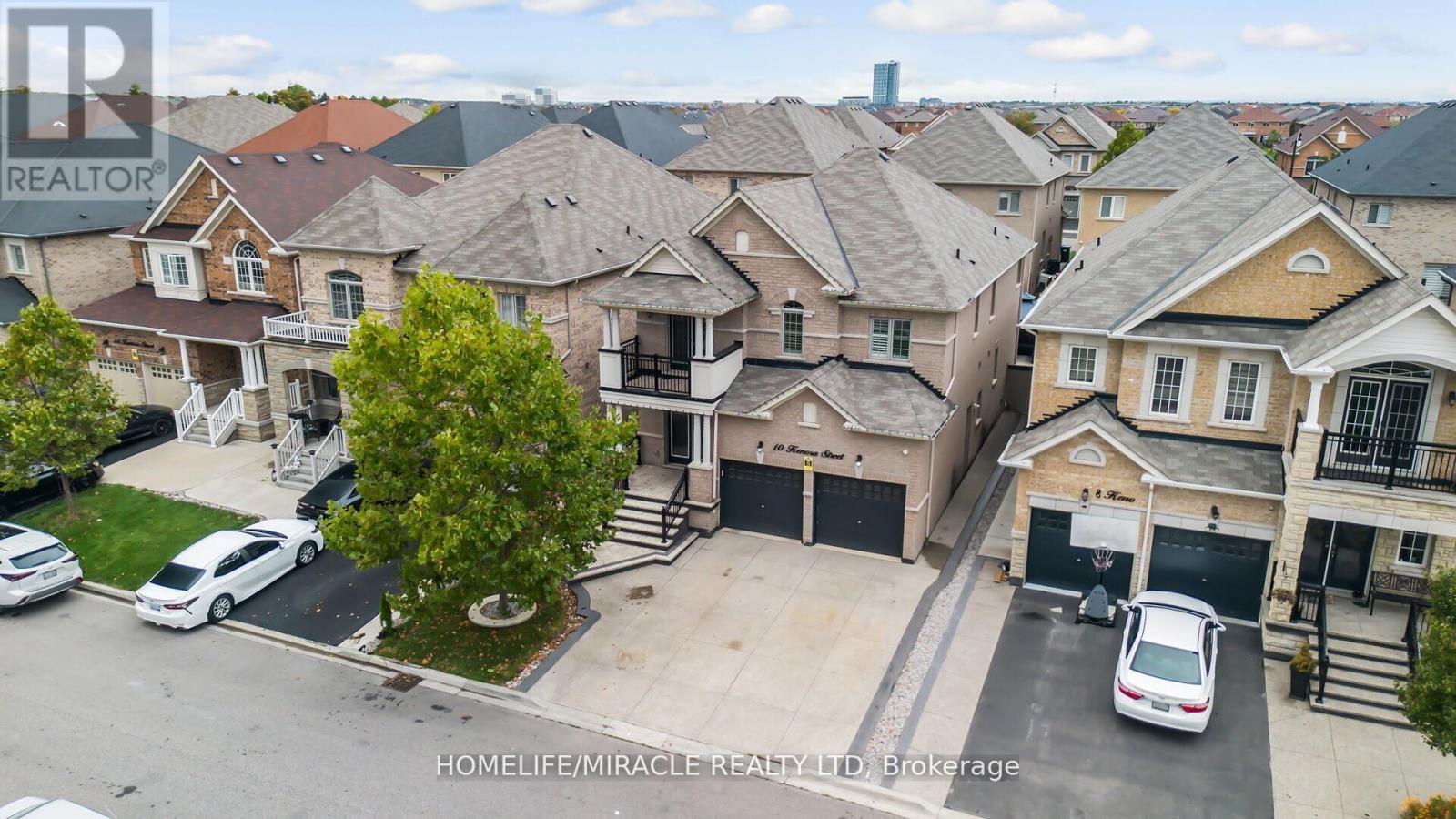 10 Kenora Street, Brampton, Ontario  L6X 5N8 - Photo 2 - W12646900