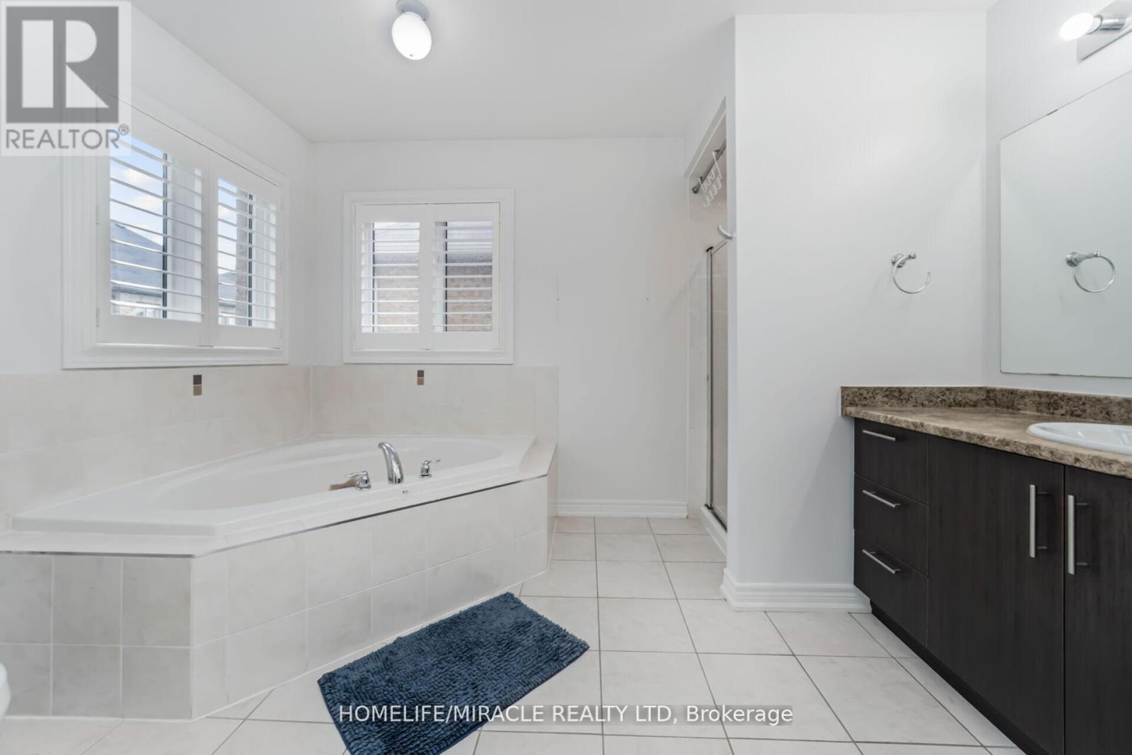 10 Kenora Street, Brampton, Ontario  L6X 5N8 - Photo 24 - W12646900