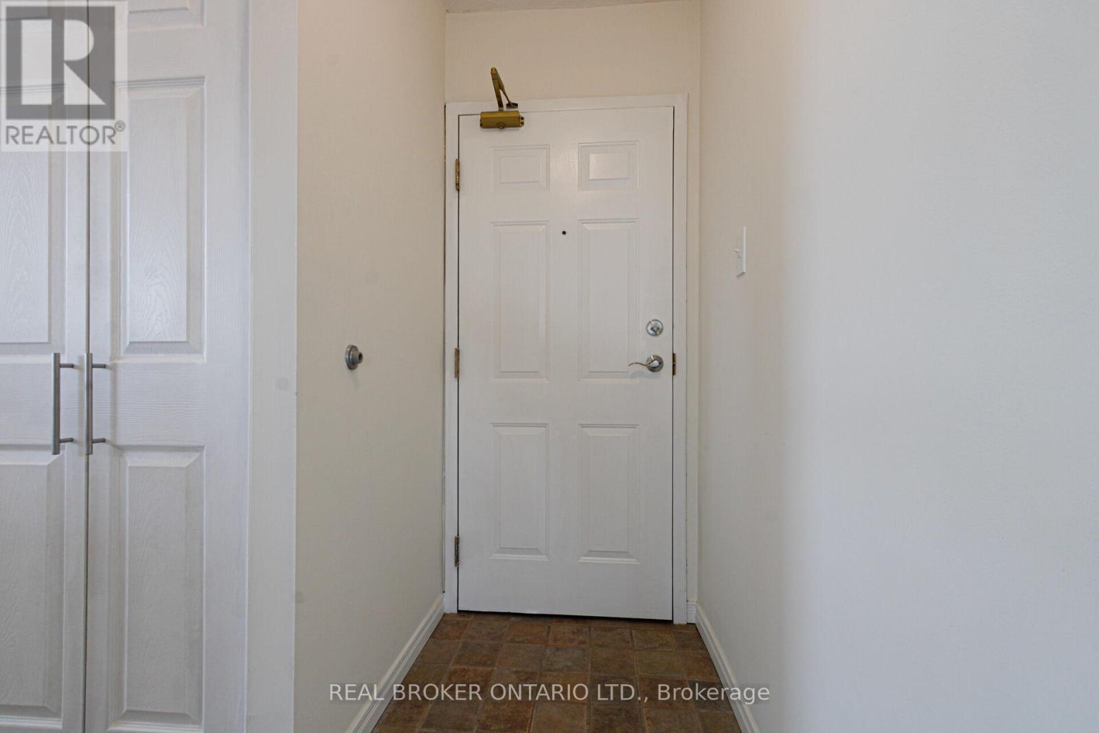 1914 - 1270 Maple Crossing Boulevard, Burlington, Ontario  L7S 2J3 - Photo 13 - W12646912