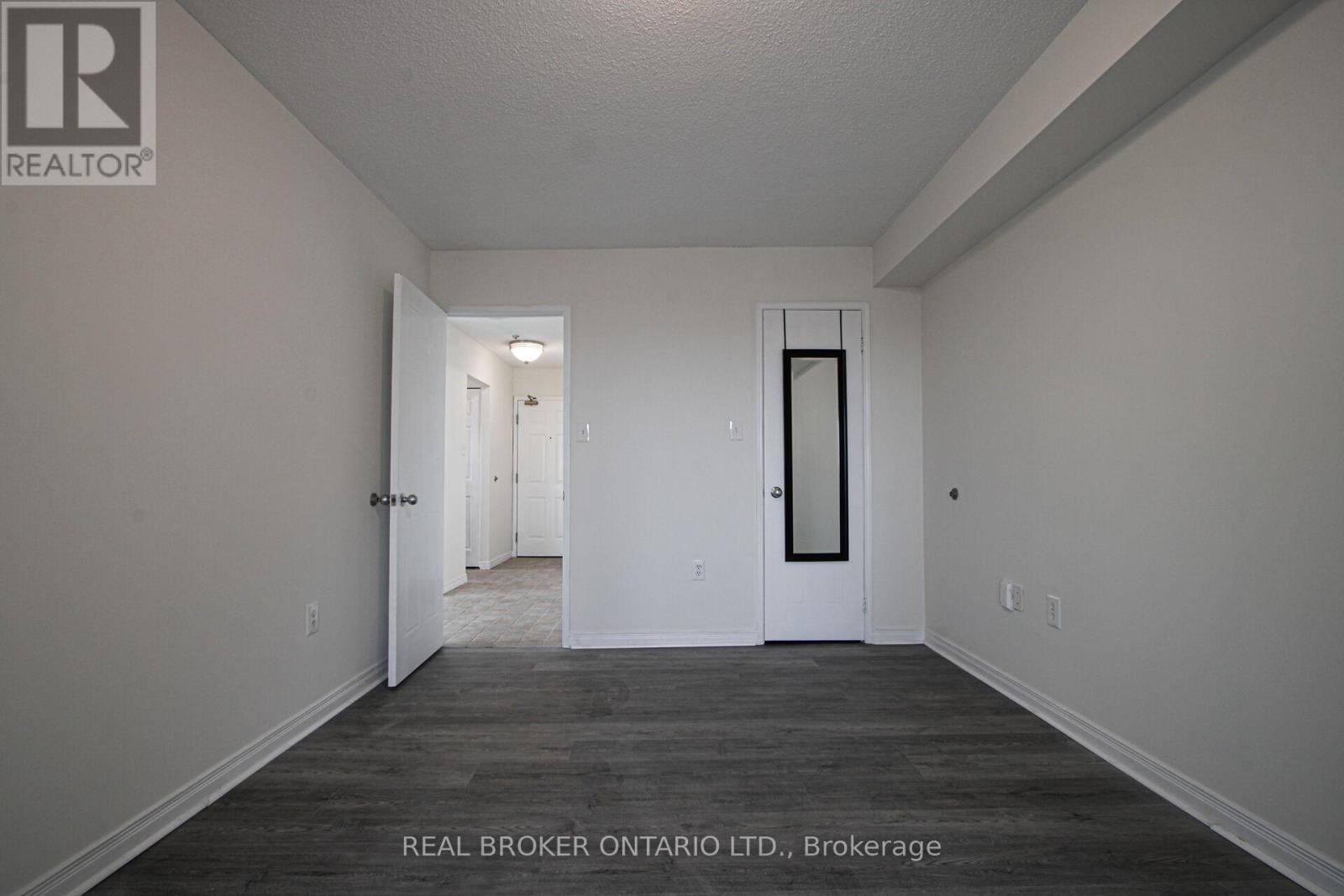 1914 - 1270 Maple Crossing Boulevard, Burlington, Ontario  L7S 2J3 - Photo 18 - W12646912