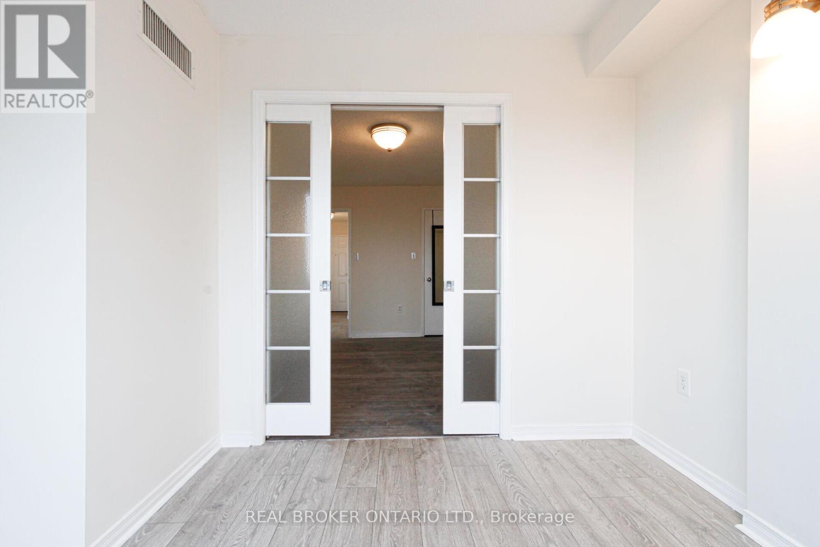 1914 - 1270 Maple Crossing Boulevard, Burlington, Ontario  L7S 2J3 - Photo 21 - W12646912