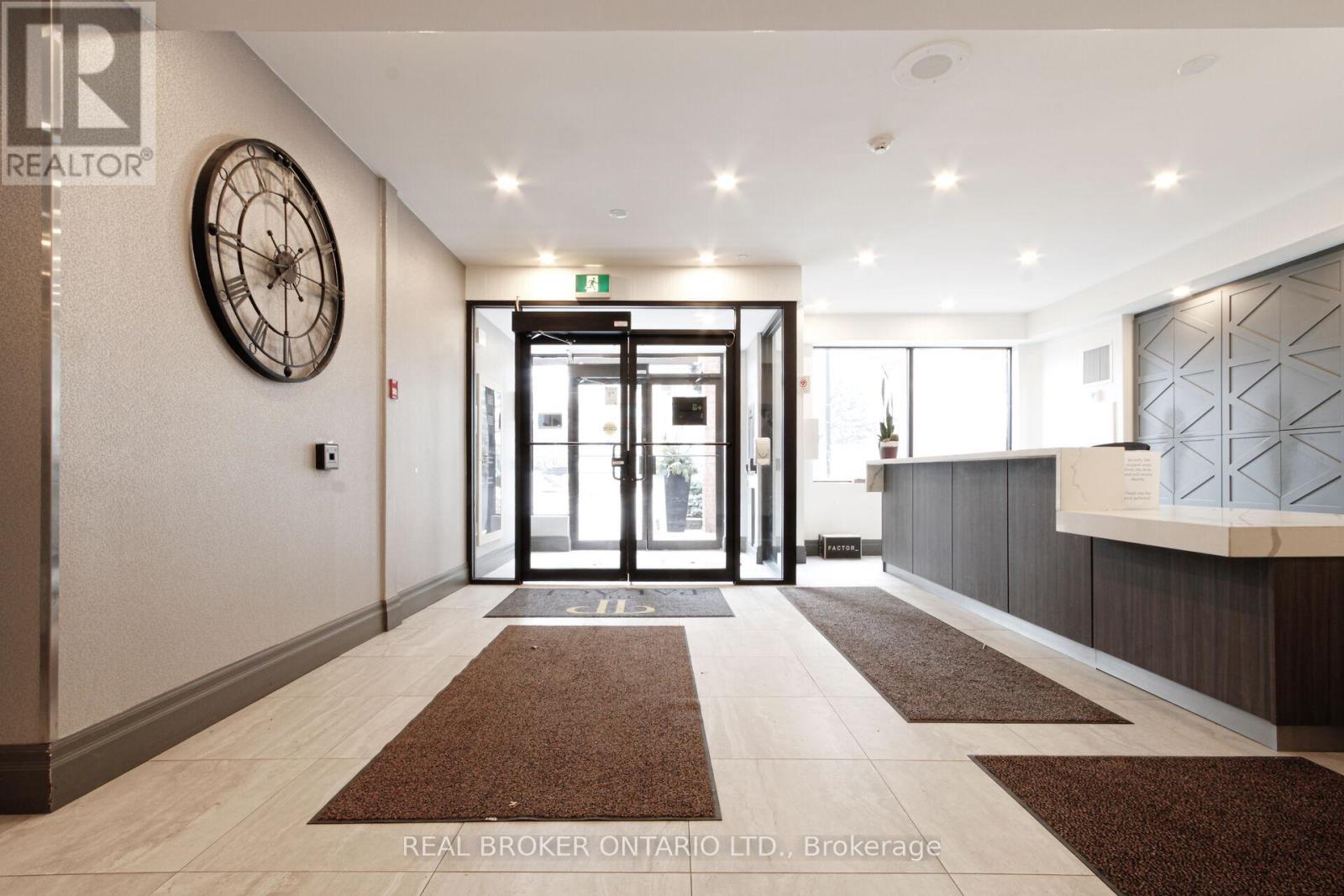 1914 - 1270 Maple Crossing Boulevard, Burlington, Ontario  L7S 2J3 - Photo 4 - W12646912