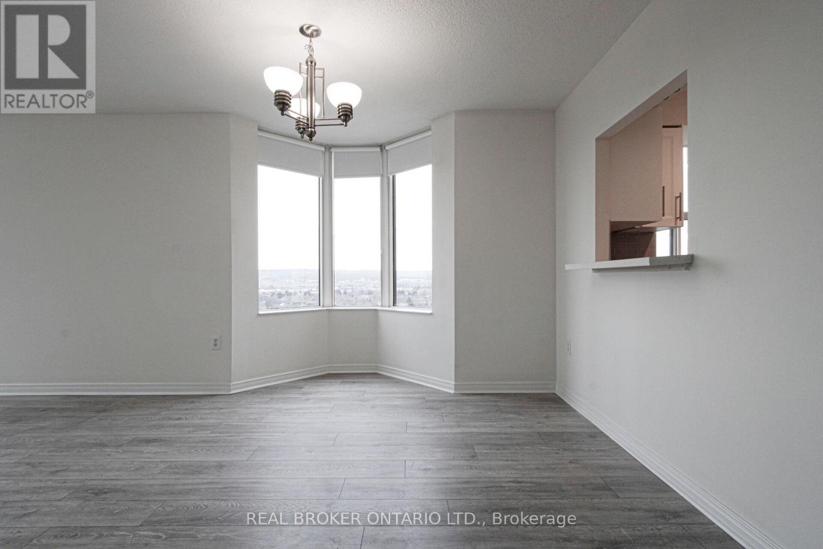 1914 - 1270 Maple Crossing Boulevard, Burlington, Ontario  L7S 2J3 - Photo 6 - W12646912