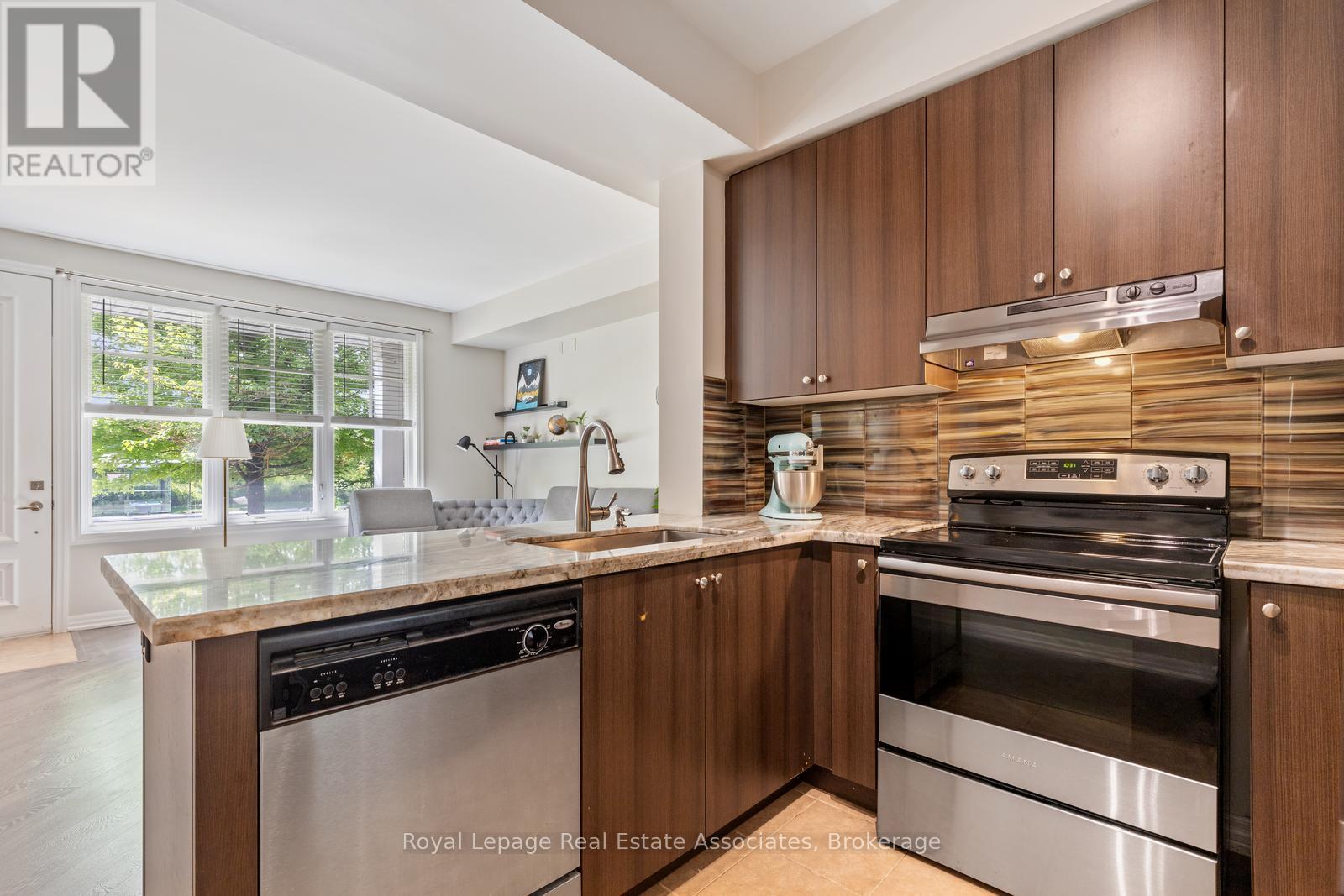 300 - 1437 Lakeshore Road E, Mississauga, Ontario  L5E 0A2 - Photo 11 - W12646936