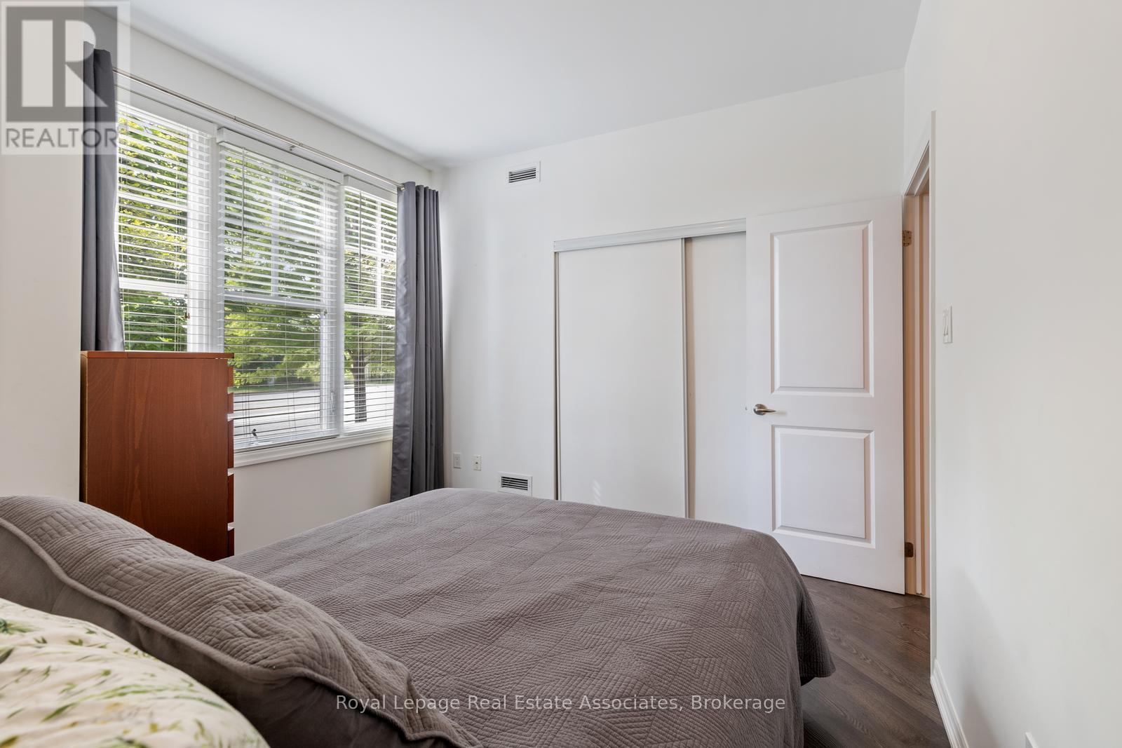 300 - 1437 Lakeshore Road E, Mississauga, Ontario  L5E 0A2 - Photo 14 - W12646936