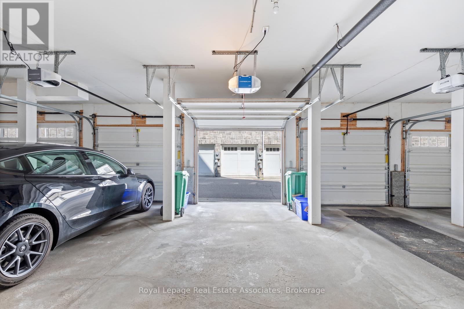 300 - 1437 Lakeshore Road E, Mississauga, Ontario  L5E 0A2 - Photo 17 - W12646936