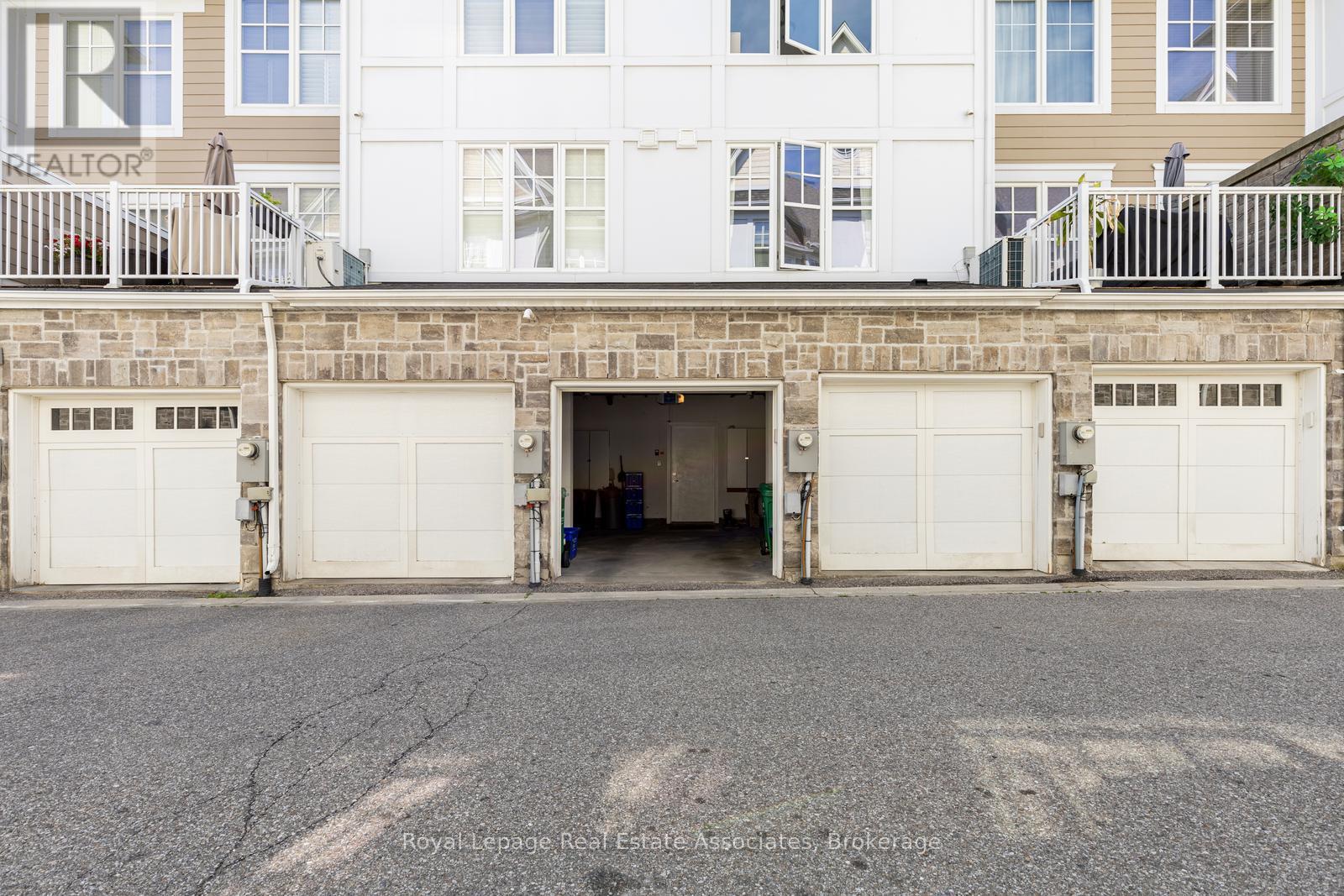 300 - 1437 Lakeshore Road E, Mississauga, Ontario  L5E 0A2 - Photo 19 - W12646936