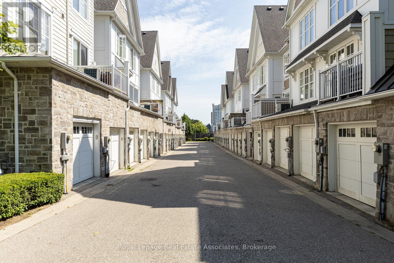 300 - 1437 Lakeshore Road E, Mississauga, Ontario  L5E 0A2 - Photo 21 - W12646936