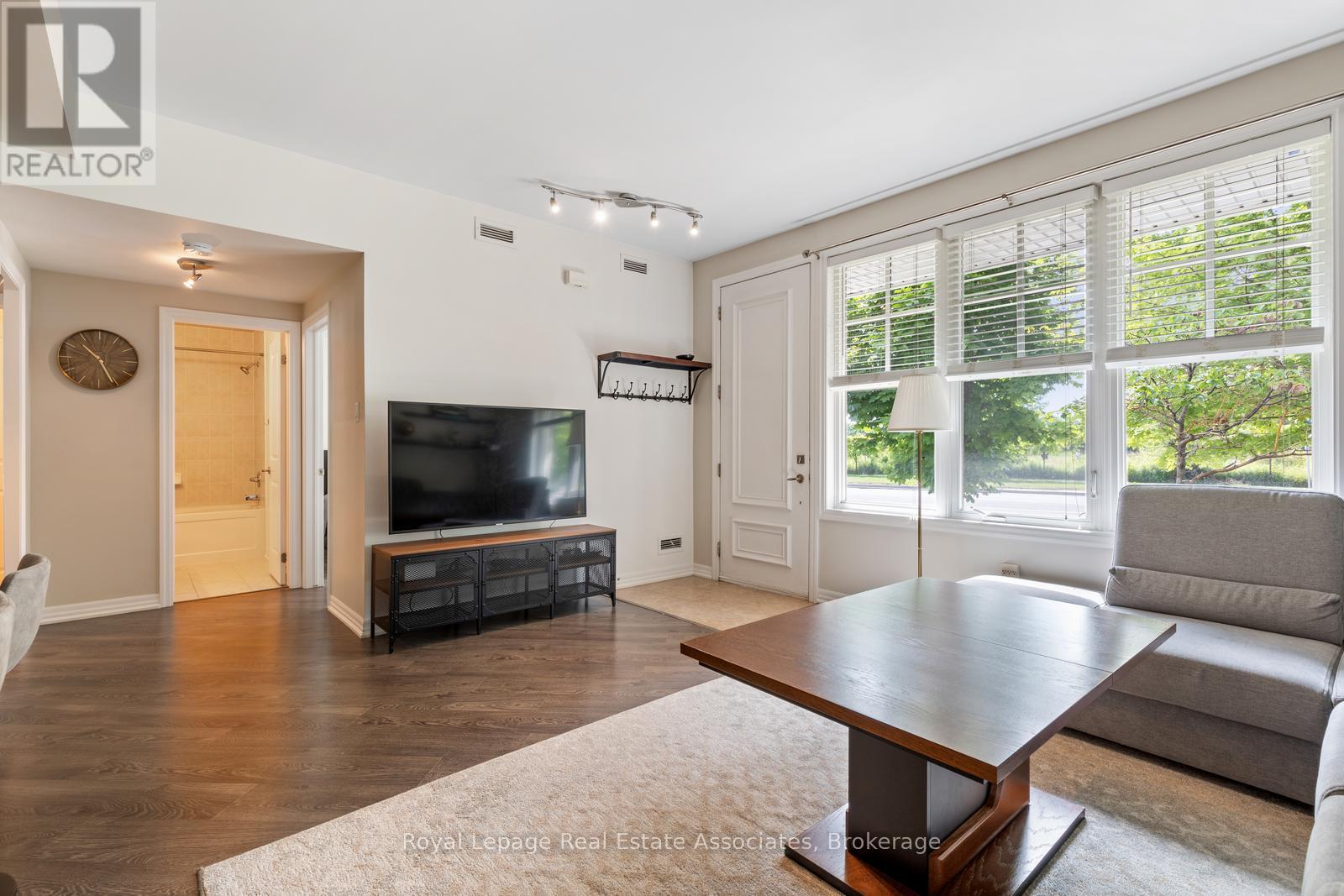 300 - 1437 Lakeshore Road E, Mississauga, Ontario  L5E 0A2 - Photo 3 - W12646936