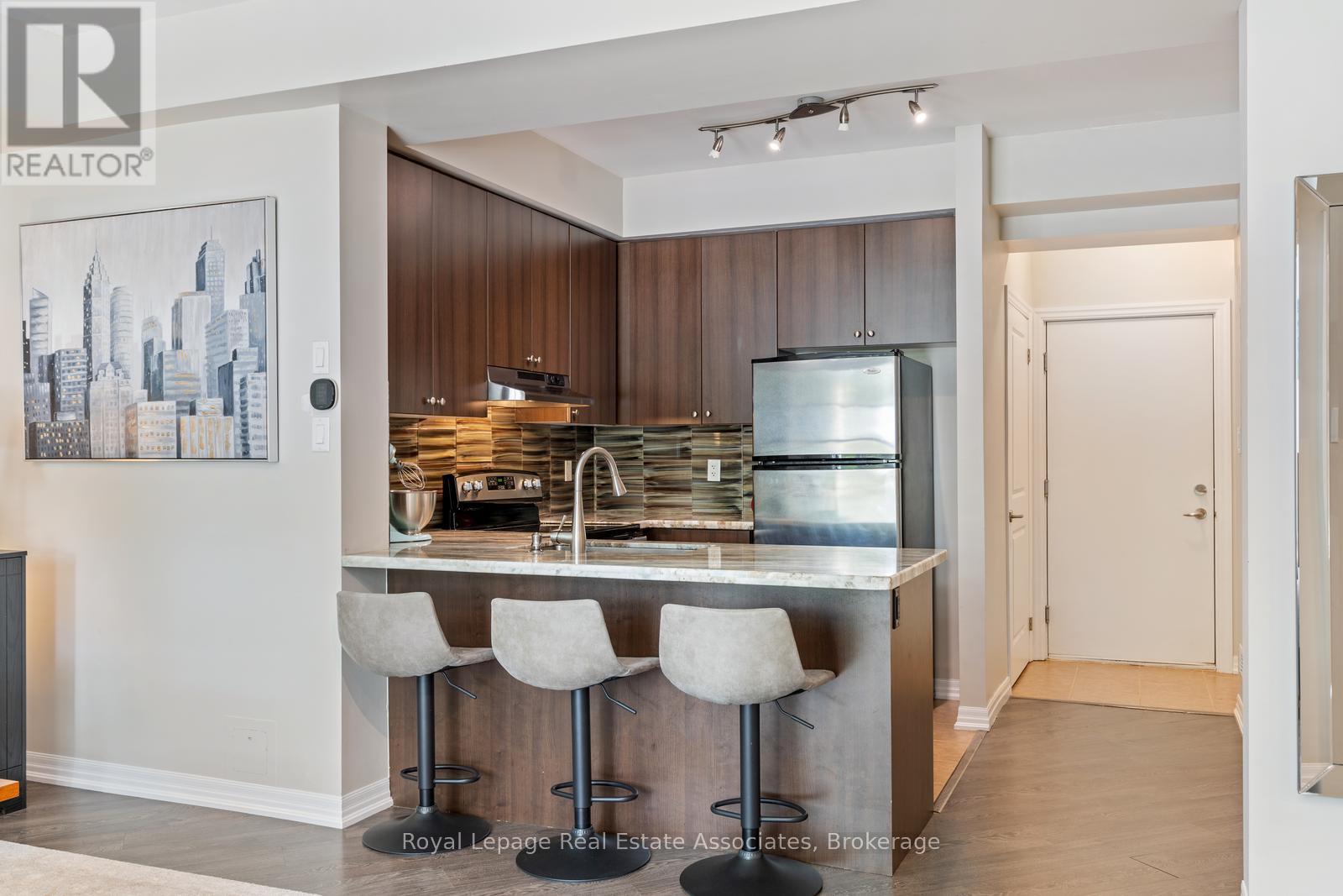 300 - 1437 Lakeshore Road E, Mississauga, Ontario  L5E 0A2 - Photo 8 - W12646936