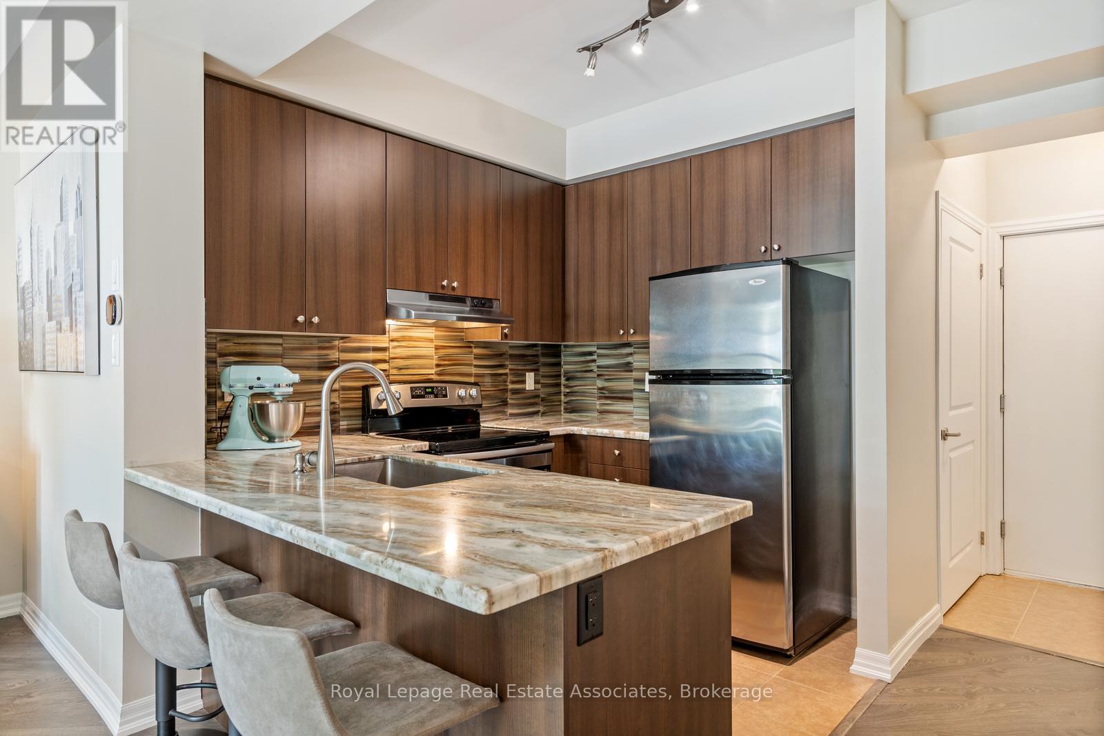 300 - 1437 Lakeshore Road E, Mississauga, Ontario  L5E 0A2 - Photo 9 - W12646936