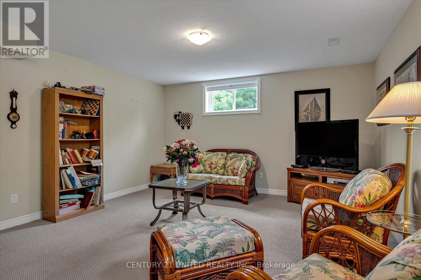 194 - 301 Carnegie Avenue, Peterborough, Ontario  K9L 0G1 - Photo 32 - X12424601