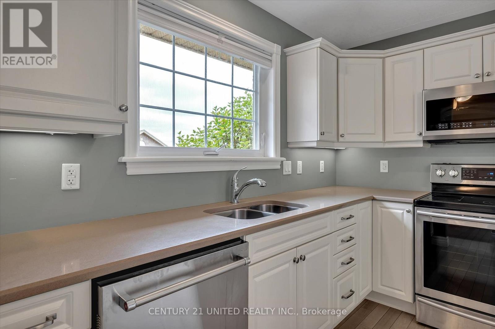 194 - 301 Carnegie Avenue, Peterborough, Ontario  K9L 0G1 - Photo 7 - X12424601