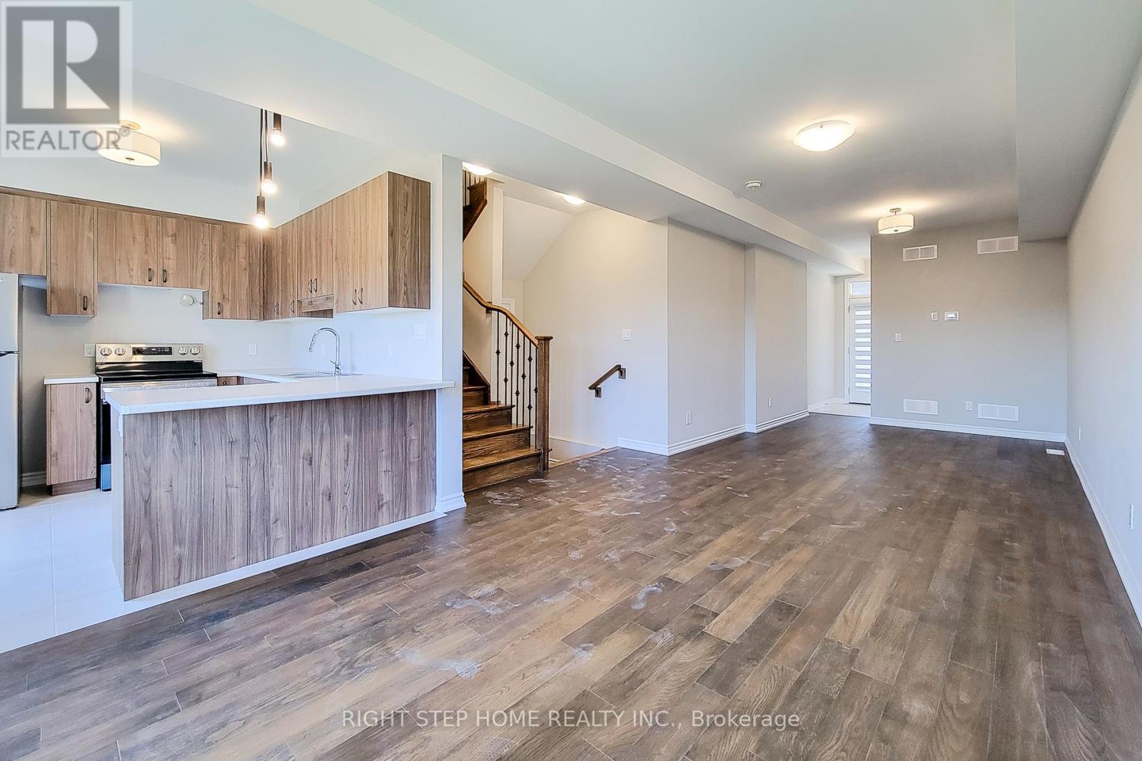 9 Mann Trail, Welland, Ontario  L3C 0K2 - Photo 9 - X12645734