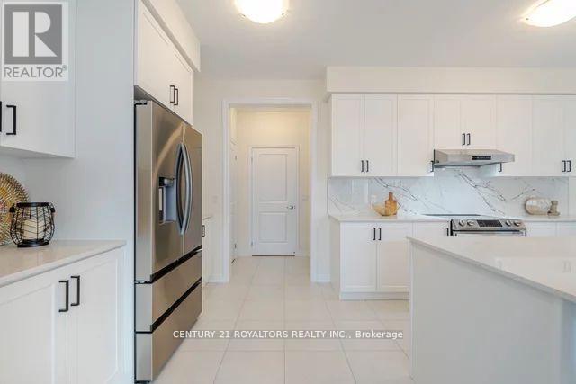 297 Broadacre Drive, Kitchener, Ontario  N2R 0S6 - Photo 15 - X12646942