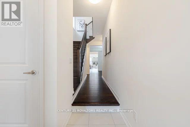 297 Broadacre Drive, Kitchener, Ontario  N2R 0S6 - Photo 5 - X12646942